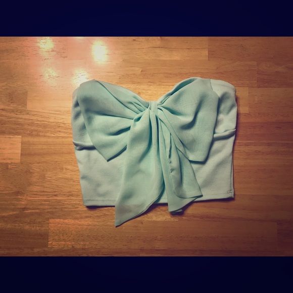 Charlotte Russe Tops - Baby blue bow crop top
